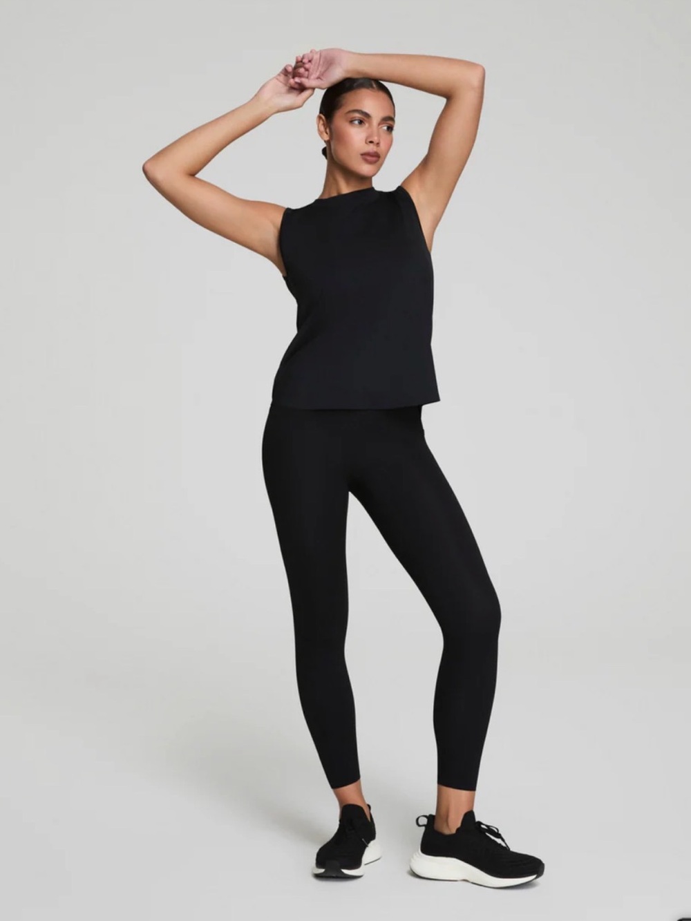 SPANX SPANXshape™ Booty Boost®
7/8 Leggings Black size Medium